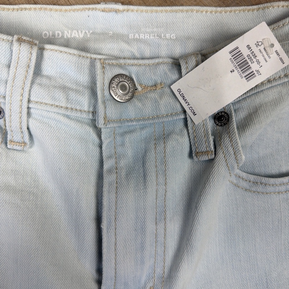 NWT Old Navy High Rise Barrel Ankle Jeans Light Wash Size 2 Trendy Denim - Picture 4 of 5
